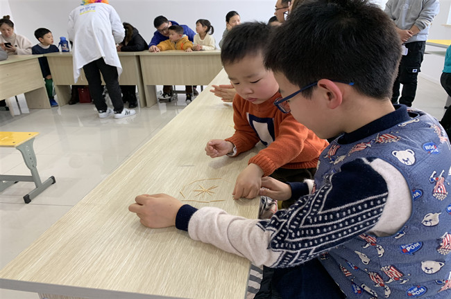 怎么参加科学实验 20190115095336_72567.jpg