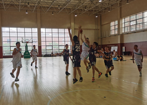 飞龙实验小学在2021年新北区中小学生篮球比赛中获团体冠军