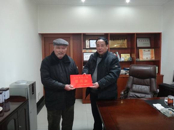 单位退休了的职工能享受工会会员职工一样的待