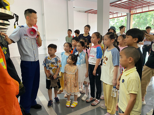 罗溪镇红十字会开展安全童行之消防培训活动