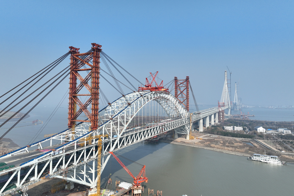 建设中的常泰长江大桥