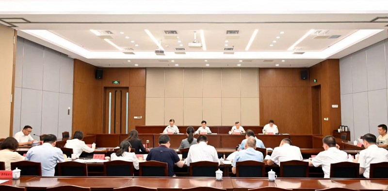 区党工委会议暨区委常委会会议召开