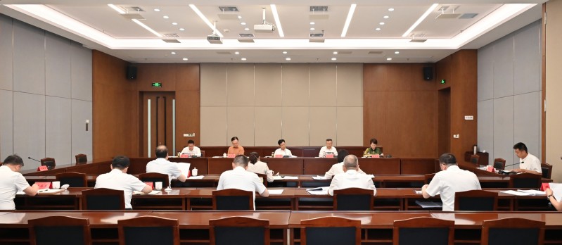 区党工委会议暨区委常委会会议召开