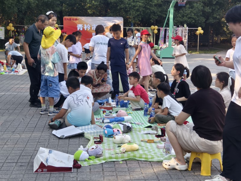 新北区社会组织开展“青衿市集暨小红帽——