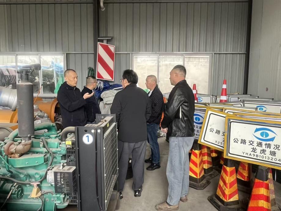 区住建局开展农路环境整治专项督查