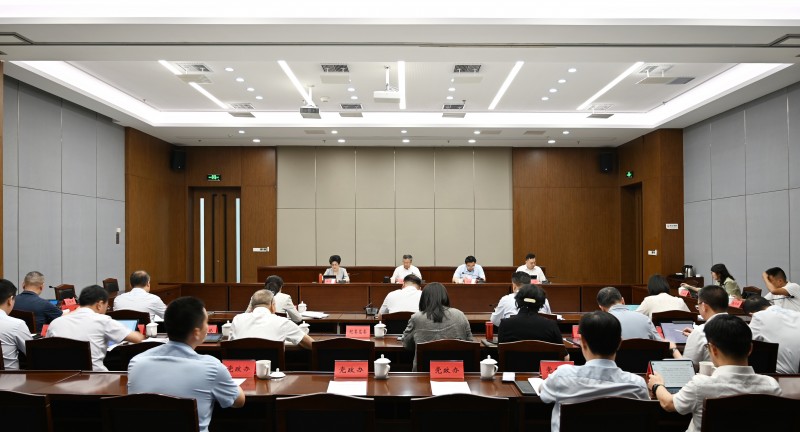 区党工委会议暨区委常委会会议召开